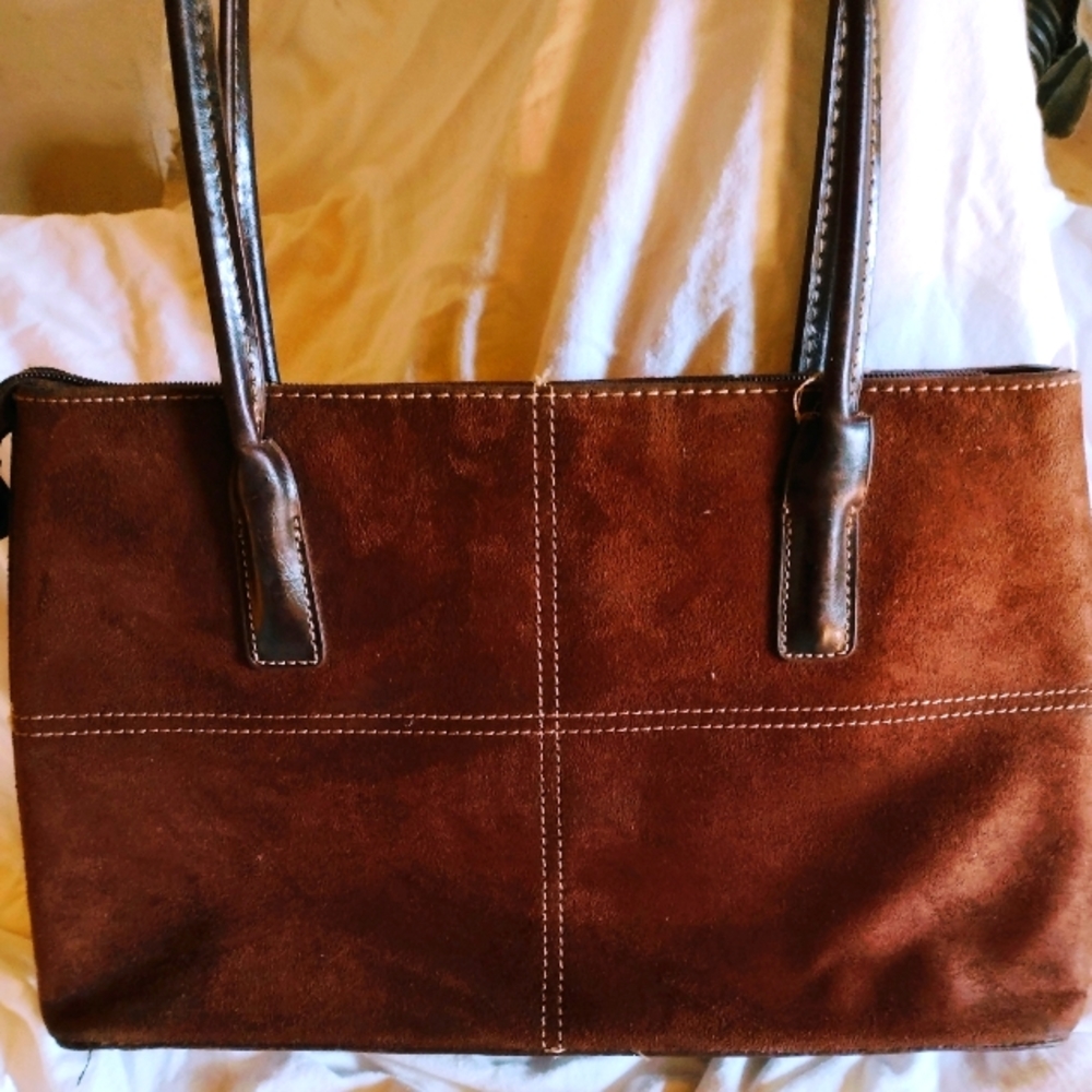Brown medium size stiff standing handbag